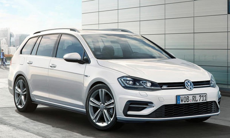 VW Golf Variant 1,5 eTSI OPF DSG R-Line*