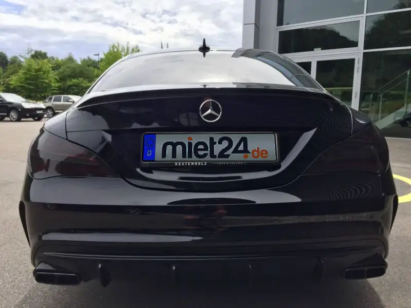 Mercedes Benz CLA 45 AMG-8