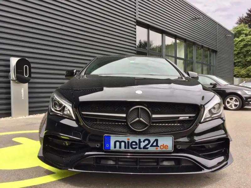 Mercedes Benz CLA 45 AMG-7