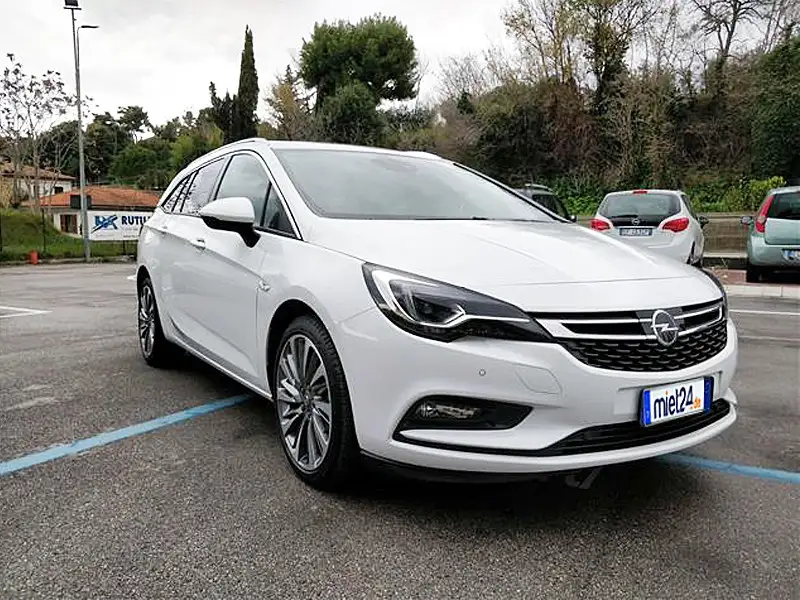 Opel Astra Combi PHEV-8