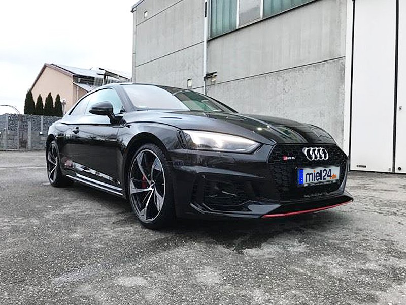 AUDI RS5*