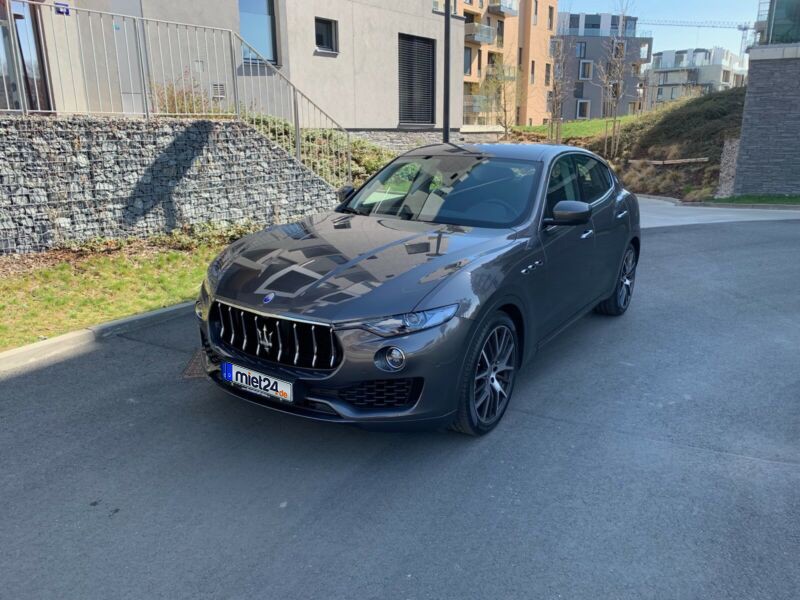 Maserati Levante 350 Essence*