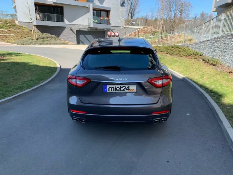 Maserati Levante 350 Essence-8