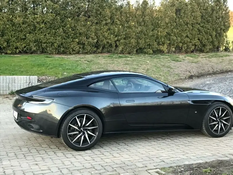 Aston Martin DB11 Volante V8-7