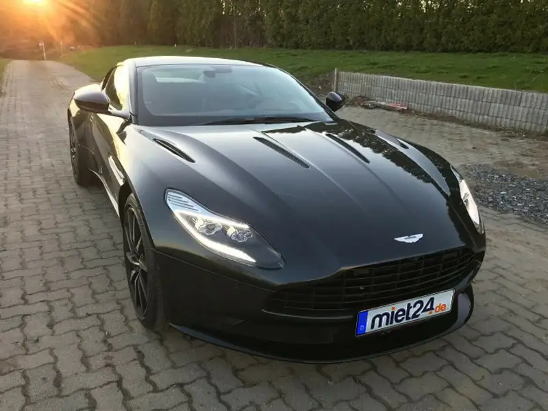 Aston Martin DB11 Volante V8-8