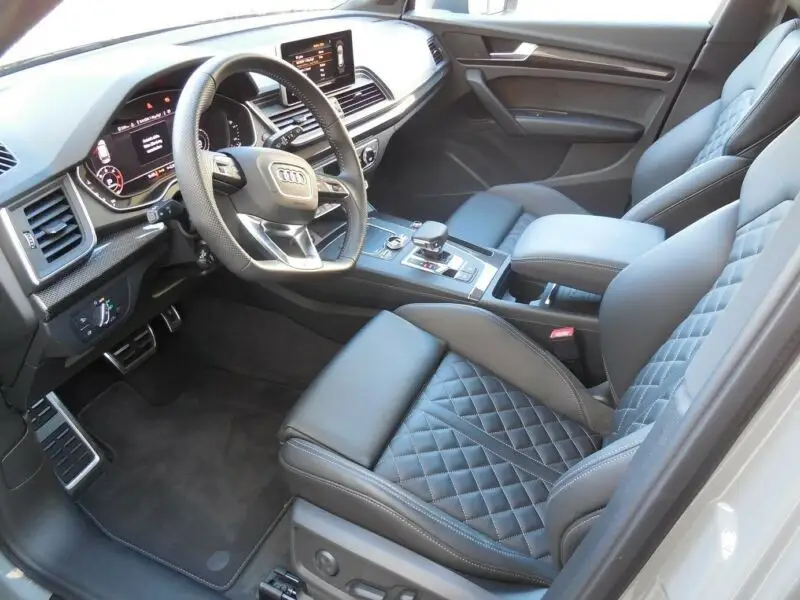 Audi Q5 55 TFSI e quattro S tronic Hybrid-7