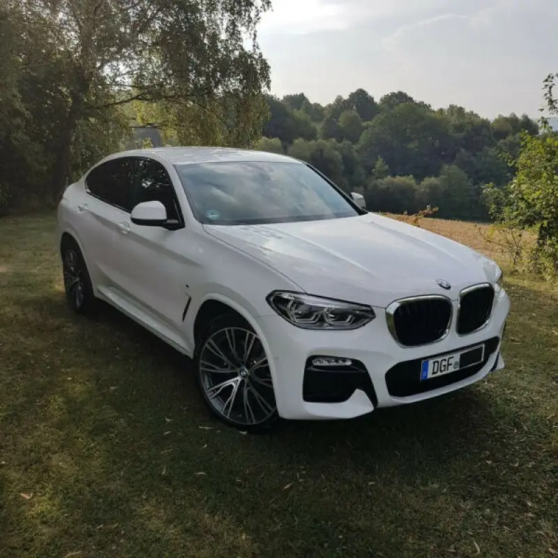 Symbolbild BMW X4 xDrive20d-7