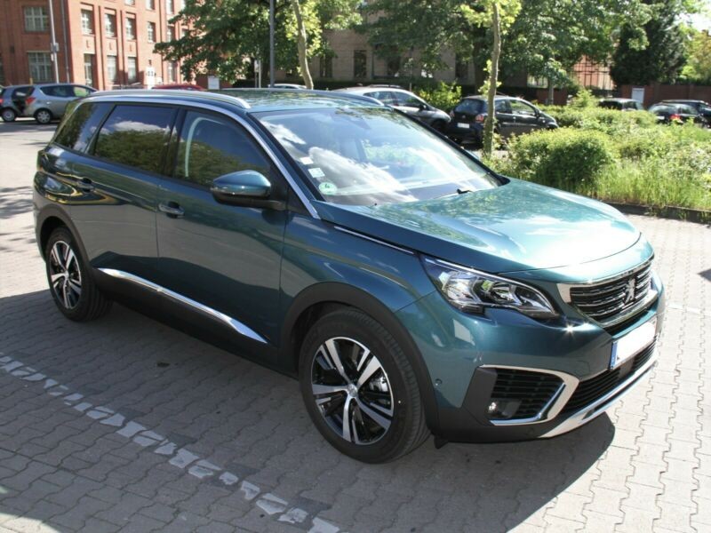 Peugeot 5008 GT PureTech 130 EAT8*