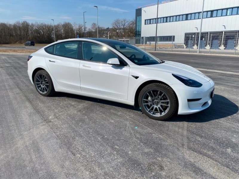 Tesla Model 3 Standard