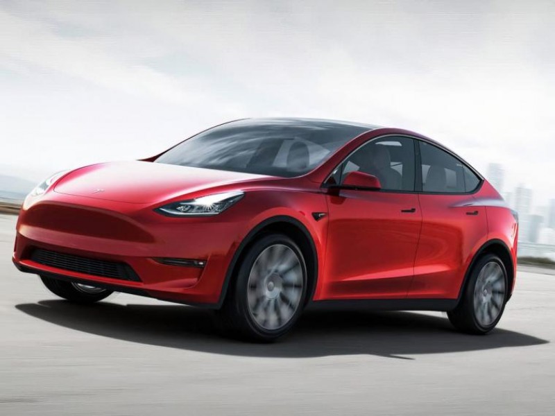 Tesla Model Y Long Range*