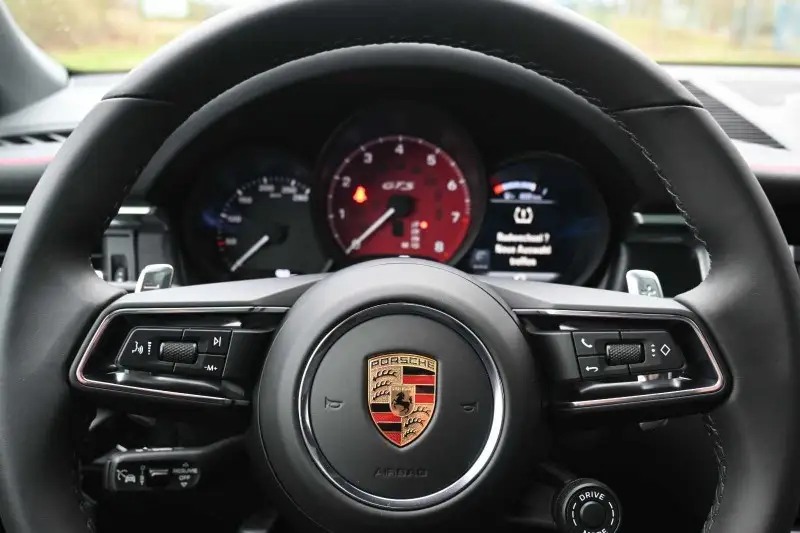 Porsche Macan GTS-12