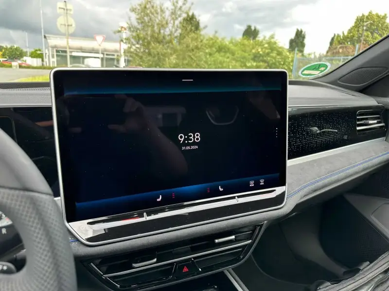 VW Passat Variant 2,0 TDI SCR 4MOTION DSG R-Line-9