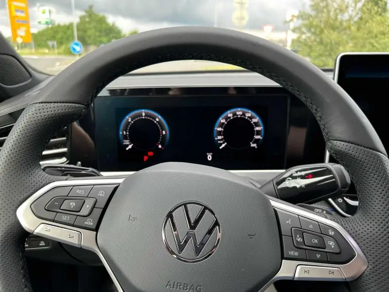 VW Passat Variant 2,0 TDI SCR 4MOTION DSG R-Line-10