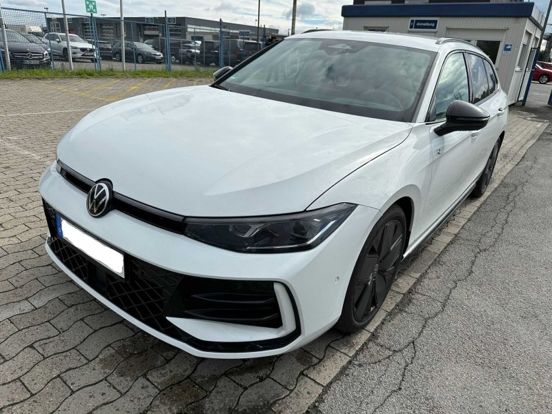 VW Passat Variant 2,0 TDI SCR 4MOTION R-Line*-2